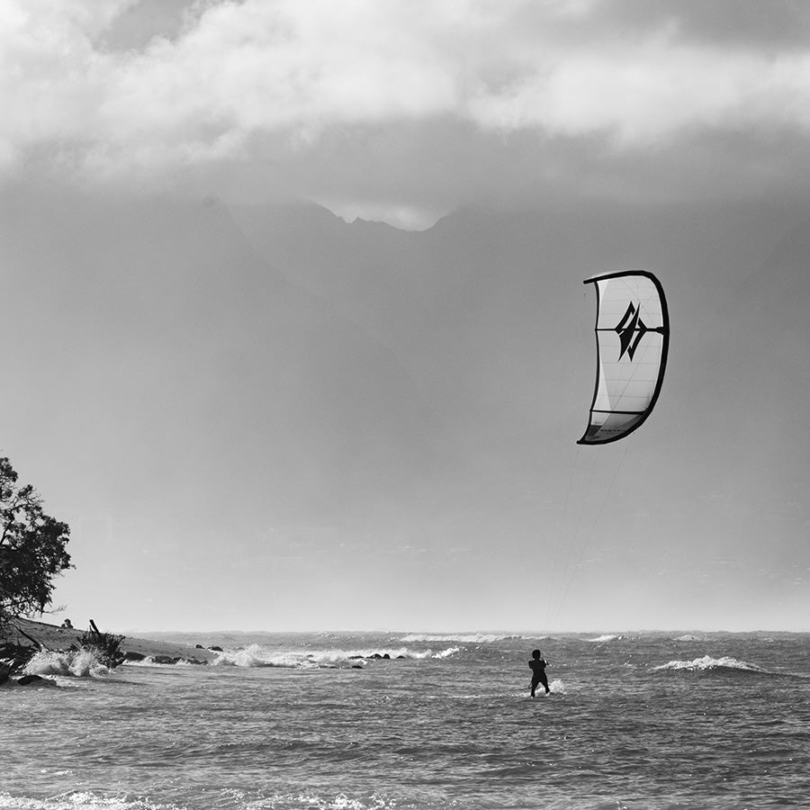 Naish 2025 Pivot LW - 17m Light Wind Freeride Kite - 25% Off