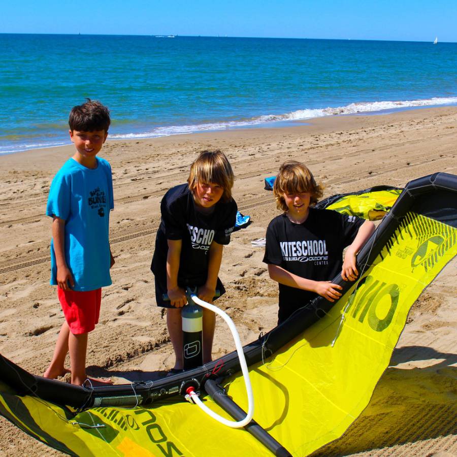 Ozone Uno V2 Inflatable Trainer Kite Only